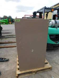 lot 43 image: 3 - Metal File Cabinets & 1 Book Shelf