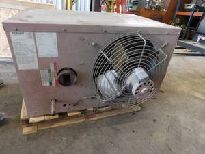 lot 45 image: Reznor FT100 Hanging Furnace