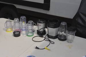 lot 182 image: personal blenders