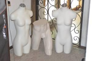 lot 124 image: Mannequins