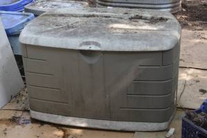 lot 16 image: deck storage