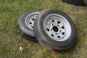 lot 37 image: Trailer Wheels