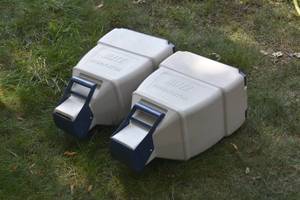 lot 41 image: Pet Food storage containers