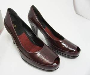 lot 5 image: A2 By Aerosoles NWB Ladies Big Ben Peep Toe Shoe Heels Pumps Dark Red Burgundy Womens Size 8.5M