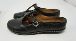 lot 12 image: Born NWB Ladies Black Leather Mary Jane Flats Shoe Womens Size 8.5M