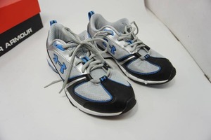 lot 32 image: Under Armour  Proto Speed Lite 9