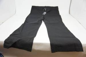 lot 84 image: Lane Bryant Womans Size 24 NWT Black Wide Leg Capri Pant Double ButtonPocket Zipper Belted Front