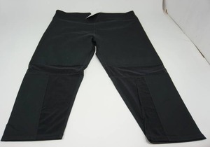 lot 96 image: FABLETICS Womens NWT Size 3X Black Zoey Capri Knee-Deep Legging Capri Pant