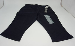 lot 98 image: 1822 DENIM Womens NWT Size 20W Double Button Zipper Three-Pocket Belted Stretch Dark Blue Capri Pant
