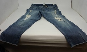 lot 108 image: TORRID Denim Womans NWT Size 24 Designer Ragged Blue Denim Capri CutOff Jeans Pant