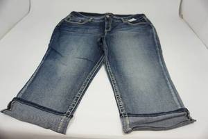 lot 111 image: Maurices Womans NWT Size 24 Stitched Designer Blue Denim Cuffed Capri Jeans Pant