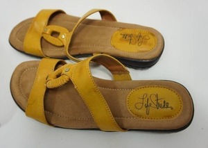 lot 1 image: Life Stride NWB Womens Shoe Sandal Equator-Old Gold Bris 8M