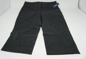 lot 119 image: Eloquii Womens NWT Size 18W Black Classic Fit Four Button Zipper Capri Pant