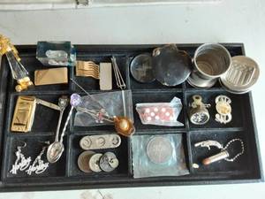 lot 31 image: Lot Of Interesting Collectibles