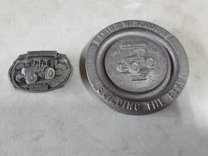 lot 54 image: Case Magnum 7100 Belt Buckle & Paper Weight