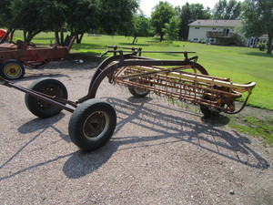 lot 23 image: New Holland 56 Rake