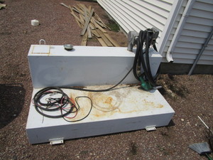 lot 12 image: 100ga. Fuel Tank w12v Pump