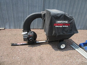 lot 13 image: Craftsman Yard Vac