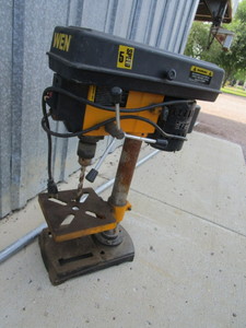 lot 33 image: Benchtop Drill Press