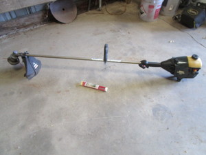lot 44 image: Craftsman Weed Eater