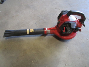 lot 42 image: Craftsman Blower
