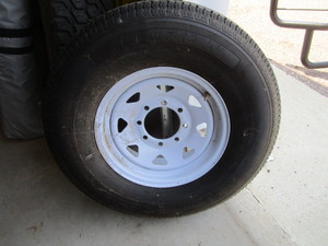 lot 26 image: 8 Hole Trailer WheelTire 23585R16