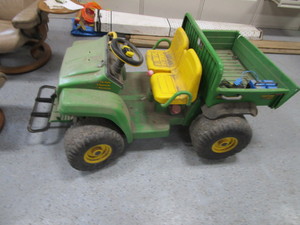 lot 79 image: 12v Ride On Gator