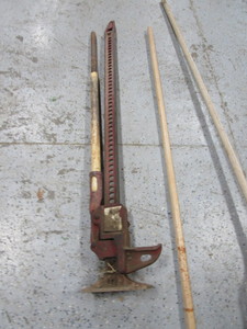 lot 35-A image: High Lift Jack, Fruit Picker