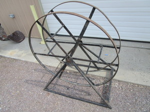 lot 57 image: Wire Un-Roller