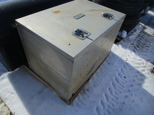 lot 12-A image: Alum Truck Box 24x36x24