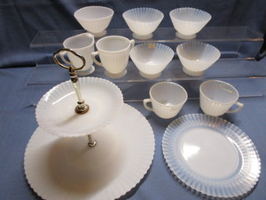 lot 18 image: Petalware