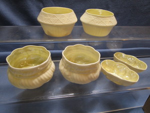 lot 23 image: Belleek