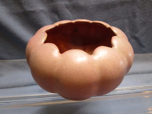 lot 42 image: Nilook Pottery