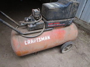 lot 52 image: Craftsman Portable Air Compressor