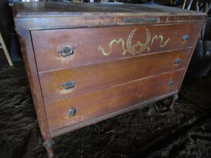 lot 61 image: Dresser
