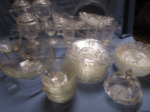 lot 64 image: Avocado Dinnerware