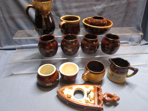 lot 78 image: Mini Bean Pots, Drip Glaze