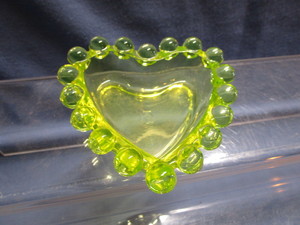 lot 81 image: Vaseline Heart Dish