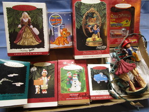 lot 99 image: Hallmark Keepsake Ornaments