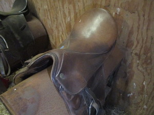 lot 3 image: English Saddle