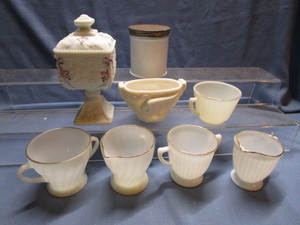 lot 134 image: Milk Glass Westmoreland, Fire King