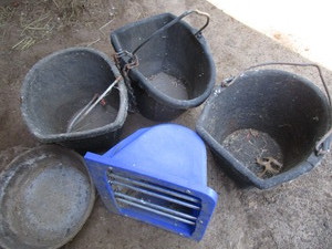 lot 160 image: Wall Buckets, Pan & Foal Feeders