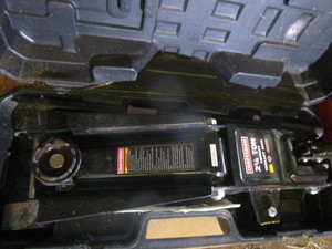 lot 172 image: Craftsman Floor Jack