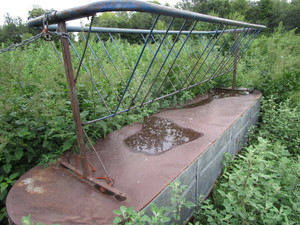 lot 153 image: Hay Feeder