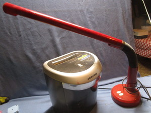lot 238 image: Lamp & Shredder