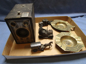 lot 243 image: Brownie Box Camera, Trinkets