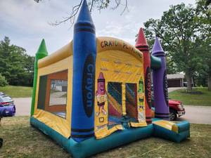 E-Inflatables Crayola Crayon Playland