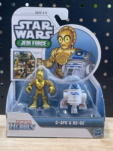 lot 16 image: Star Wars Jedi Force C-3PO and R2-D2 Figures