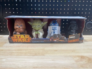lot 27 image: Star Wars Flashlight Set
