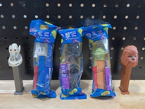 lot 33 image: Star Wars PEZ Dispensers